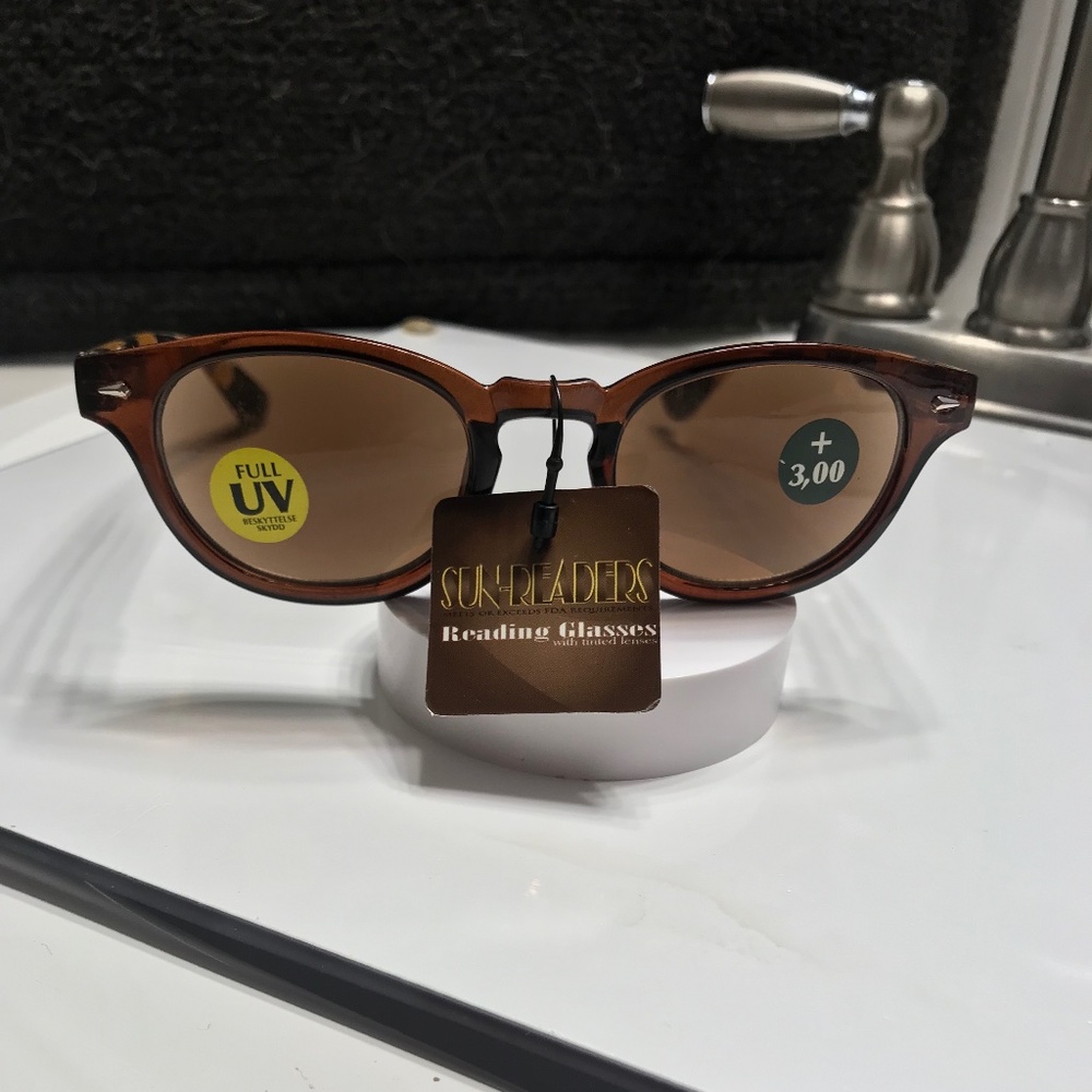 Sun Readers 3.00 sunglasses full view